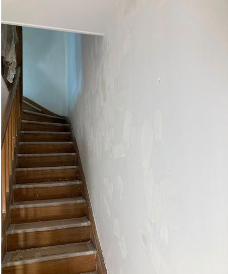 Avant: Cage d'escalier